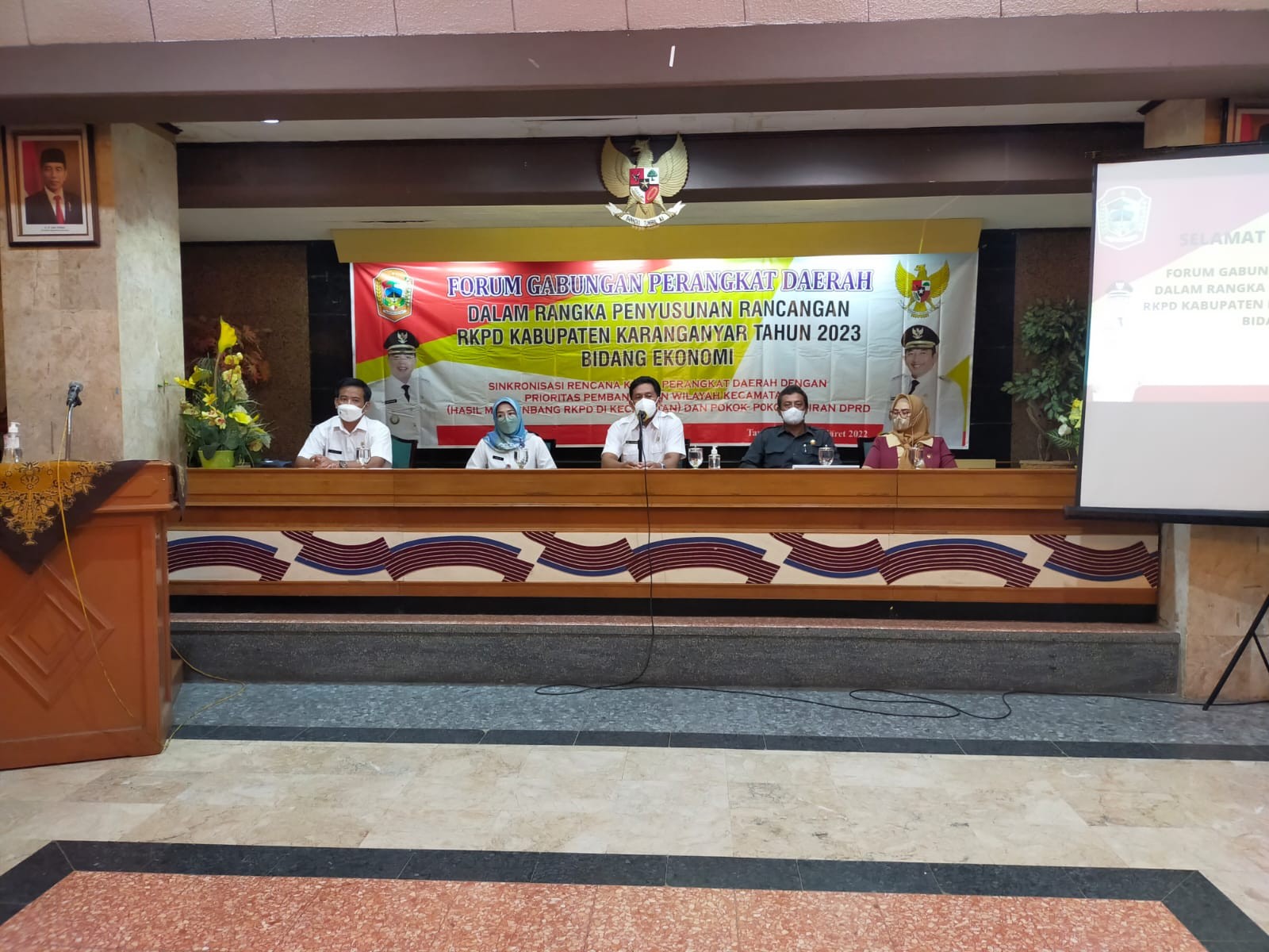 BAPERLITBANG KARANGANYAR GELAR FORUM GABUNGAN PERANGKAT DAERAH UNTUK KELOMPOK KERJA BIDANG EKONOMI